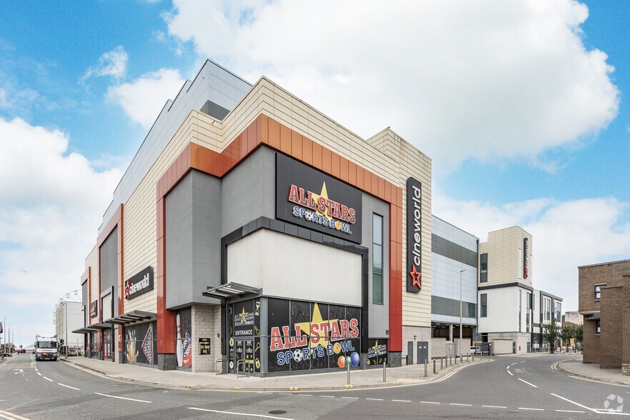 Dolphin Sq, Weston Super Mare for lease - Primary Photo - Image 2 of 4