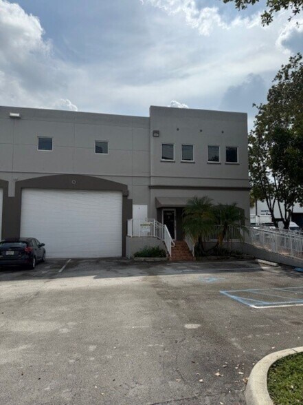 3705 NW 115th Ave, Doral, FL for lease - Building Photo - Image 1 of 4