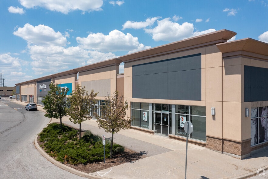 540-685 Laval Dr, Oshawa, ON for lease - Building Photo - Image 3 of 8