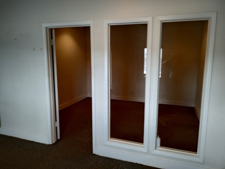 1325 Shannon Rd E, Sulphur Springs, TX for lease - Interior Photo - Image 3 of 7
