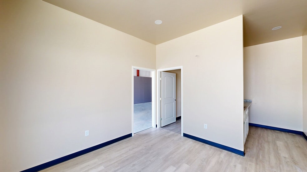 18011 Cypress Rose Hill Rd, Cypress, TX for lease - Matterport 3D Scan - Image 2 of 17