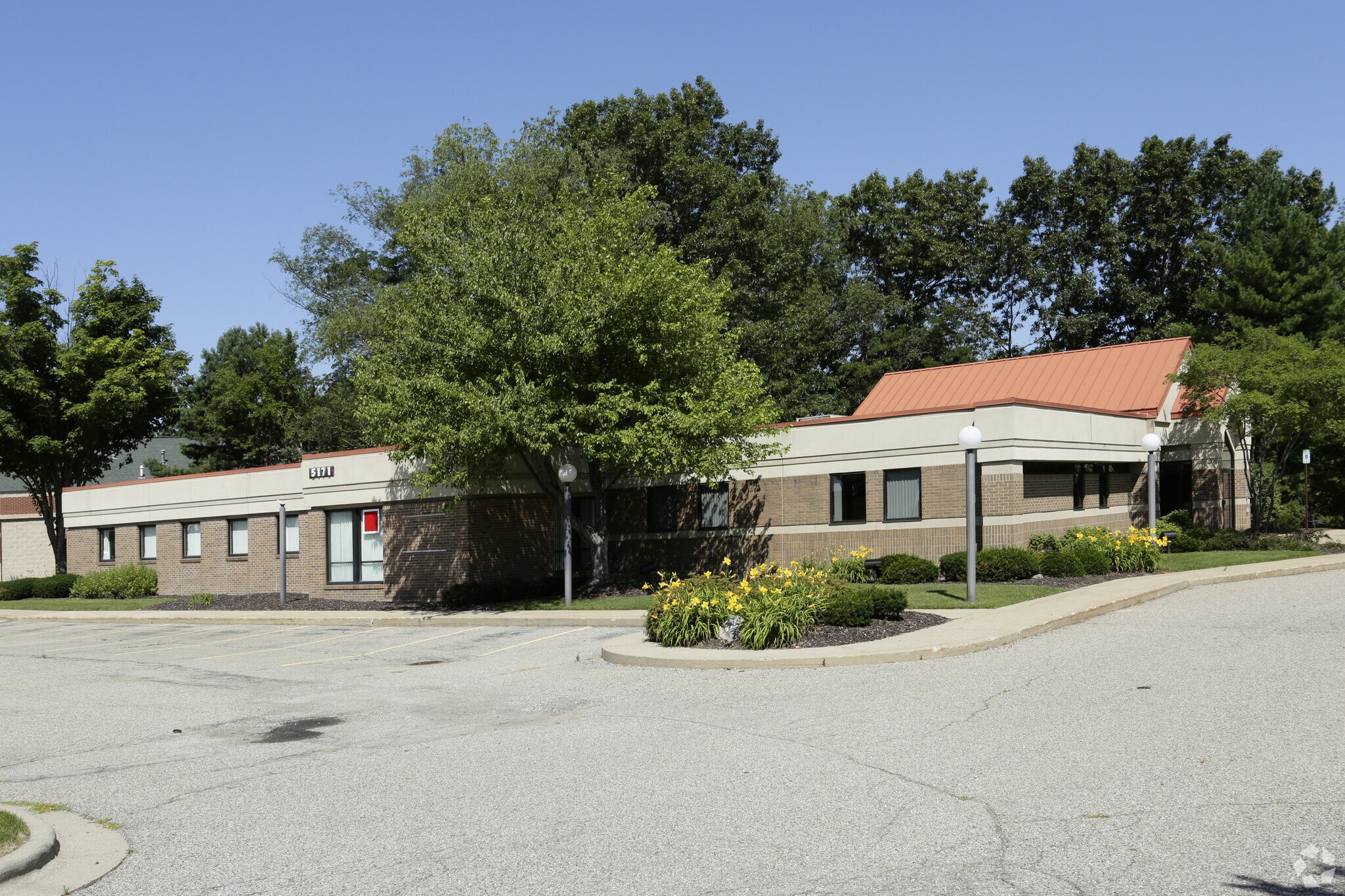 5171 Plainfield Ave NE, Grand Rapids, MI for sale Primary Photo- Image 1 of 1