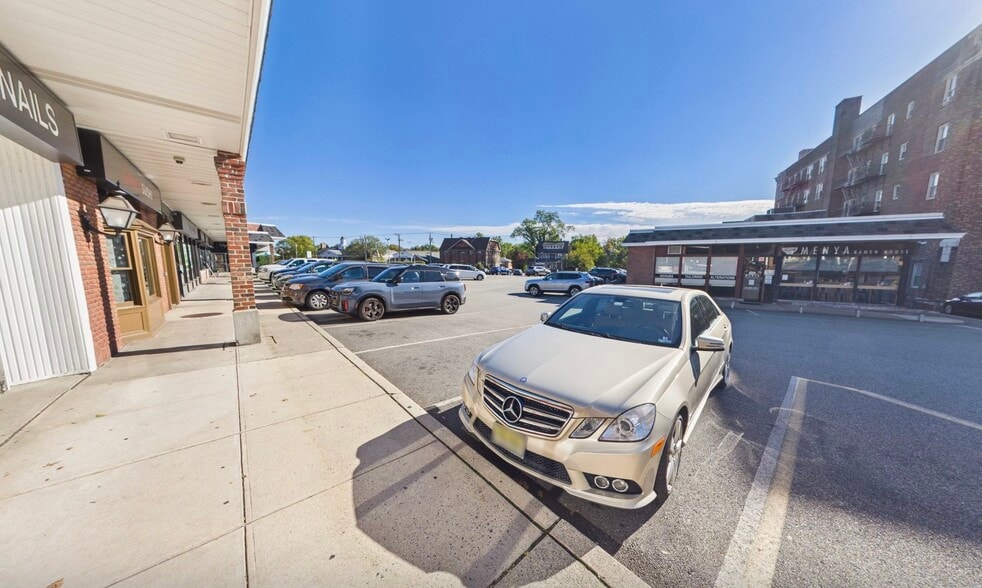 76 N Maple Ave, Ridgewood, NJ for lease - Building Photo - Image 3 of 10