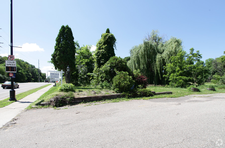 1861 Commerce Blvd, Mound, MN for sale - Primary Photo - Image 1 of 1