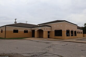 2535 E Lincoln St, Wichita, KS for sale Interior Photo- Image 1 of 5