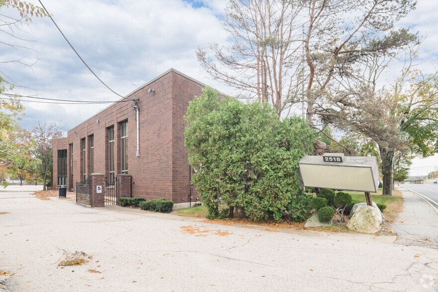 2518 Post Rd, Warwick, RI for sale - Building Photo - Image 1 of 1