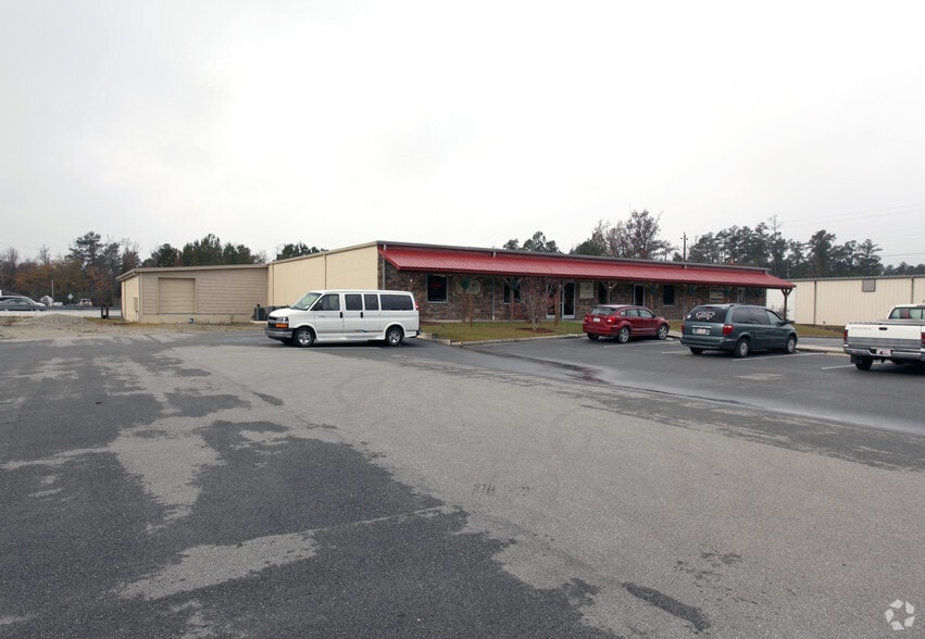 745 US 117 S, Burgaw, NC for lease - Primary Photo - Image 1 of 2