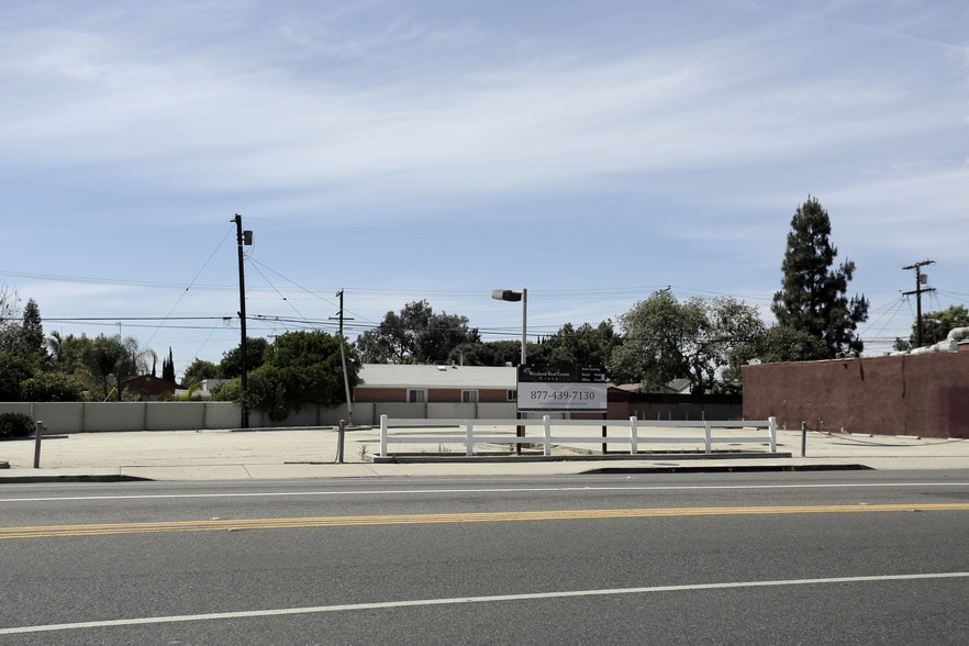 5205 Atlantic Ave, Long Beach, CA for lease - Primary Photo - Image 1 of 2