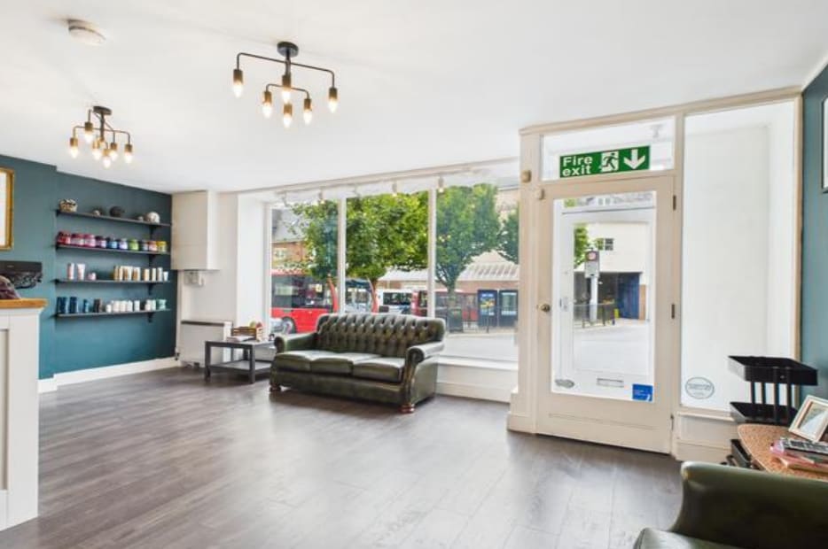 29 Blue St, Carmarthen for lease Interior Photo- Image 1 of 12