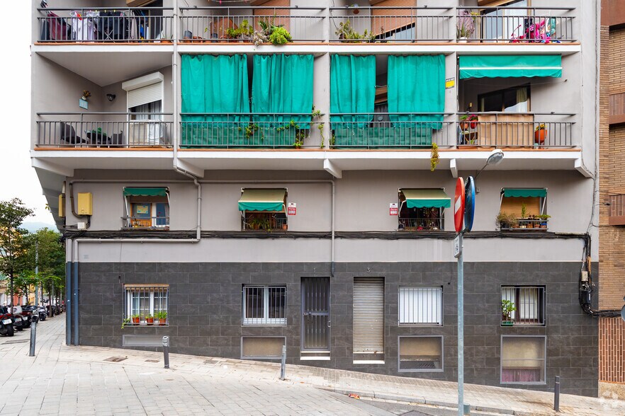 Carrer de Sant Crispí, 1-3, Barcelona, Barcelona for sale - Building Photo - Image 2 of 3