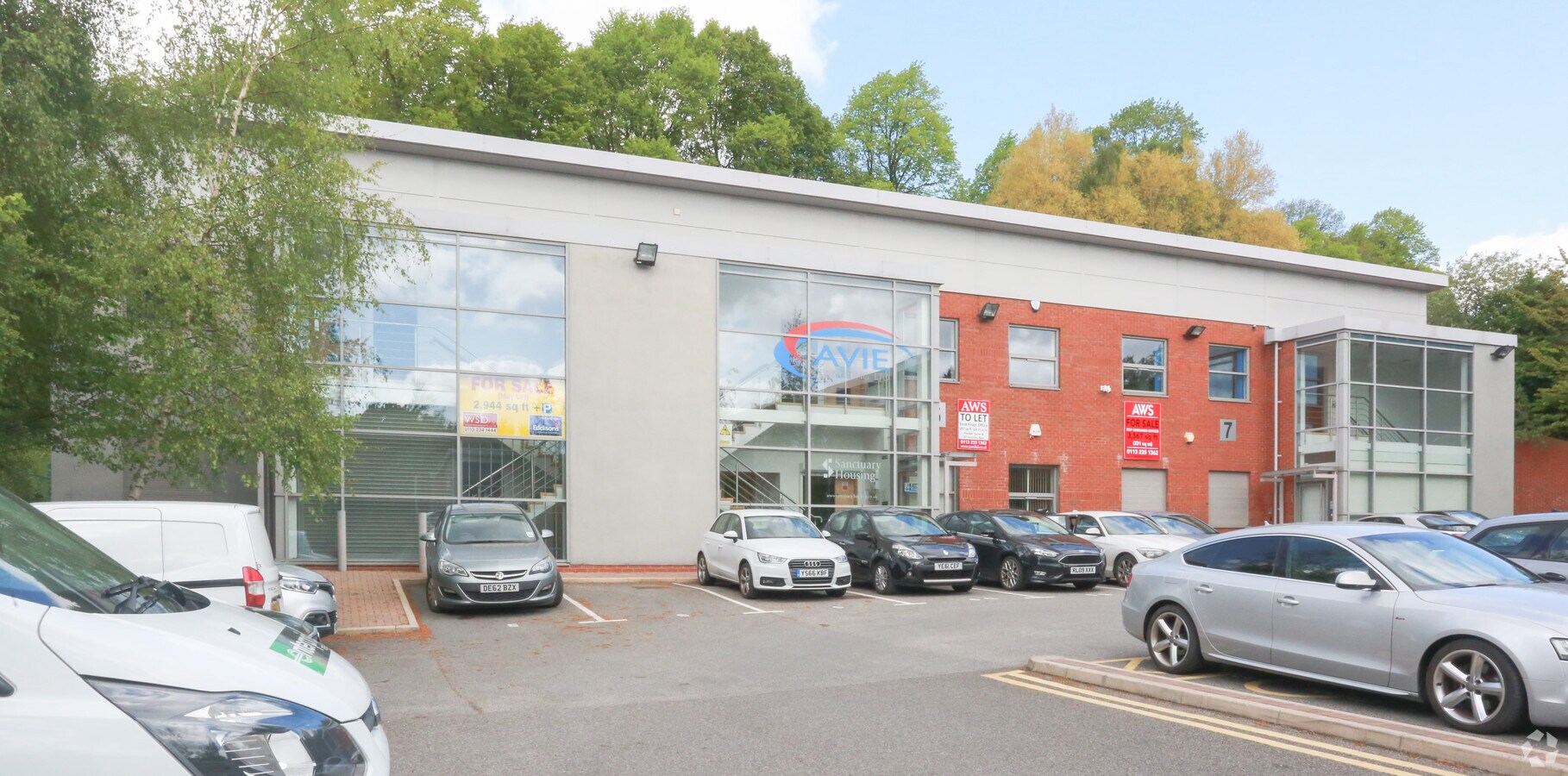 York Rd, Leeds, LS14 6FD