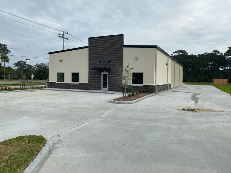 4201 Gulf Fwy, Dickinson, TX for lease - Building Photo - Image 1 of 6