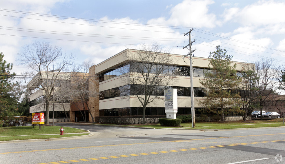 1655 N Arlington Heights Rd, Arlington Heights, IL for lease - Building Photo - Image 1 of 3