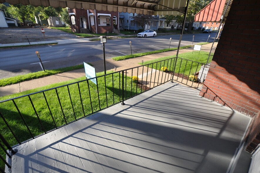 Beaver Falls PA Apartment Buildings portfolio of 4 properties for sale on LoopNet.com - Building Photo - Image 2 of 33