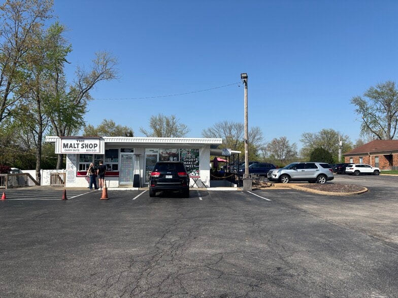 1751-1757 Smizer Station Rd, Fenton, MO for lease - Building Photo - Image 1 of 24