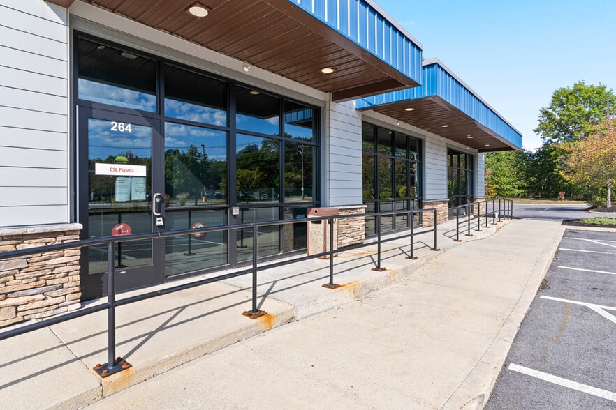 264 Gorham Rd, South Portland, ME for lease - Building Photo - Image 2 of 11