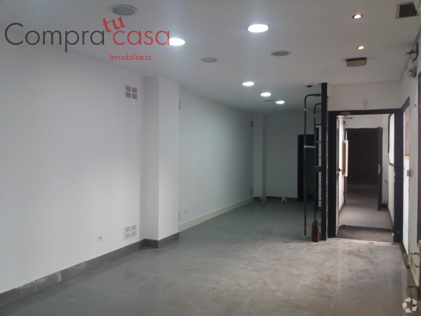 Retail in Segovia, Segovia for lease Interior Photo- Image 1 of 5