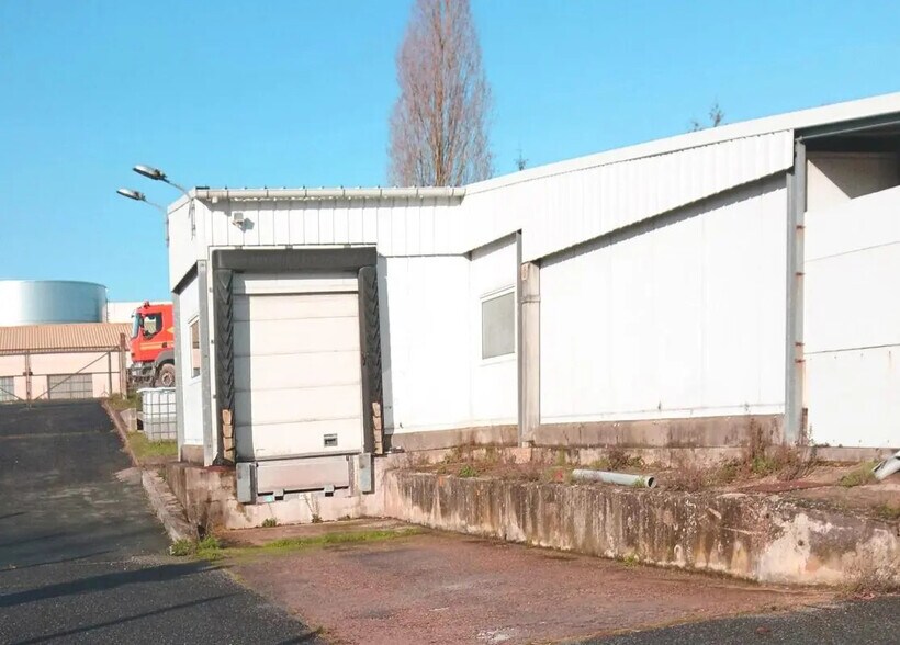 Flex in Dissay for sale - Building Photo - Image 1 of 5