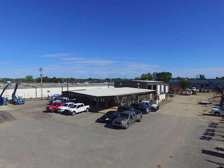 287 E Brooks Rd, Memphis, TN for lease - Primary Photo - Image 1 of 10