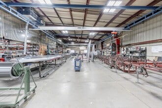 857 W State St, Hartford, WI for sale Interior Photo- Image 2 of 5