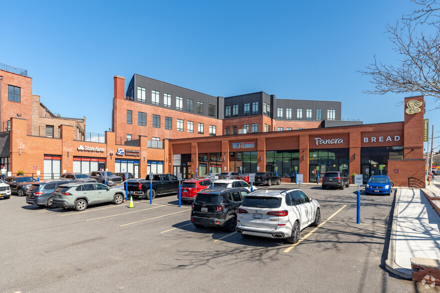 50-05 Metropolitan Ave, Ridgewood, NY for lease - Building Photo - Image 1 of 17