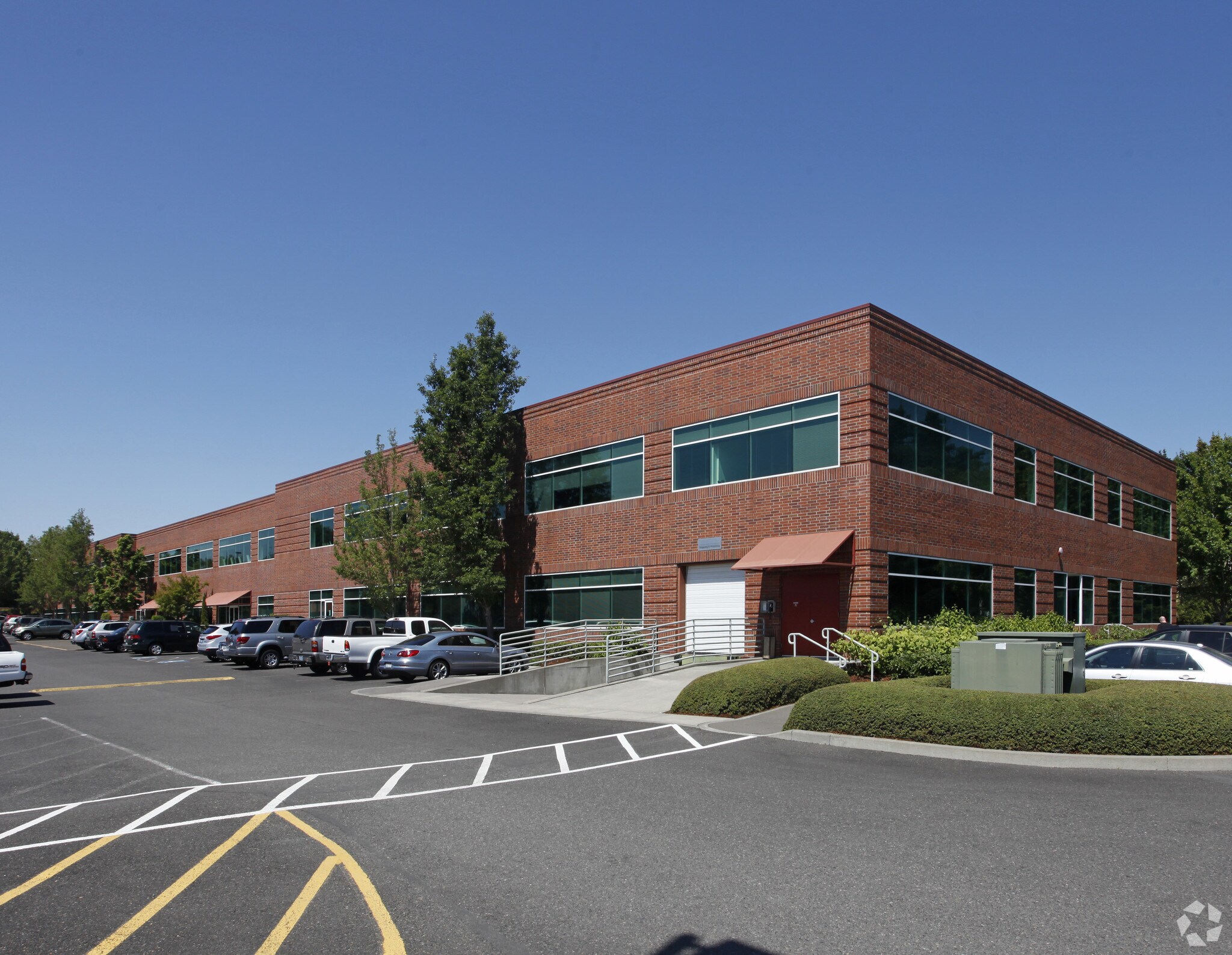 8760 NE Evergreen Pky, Hillsboro, OR for lease Building Photo- Image 1 of 6