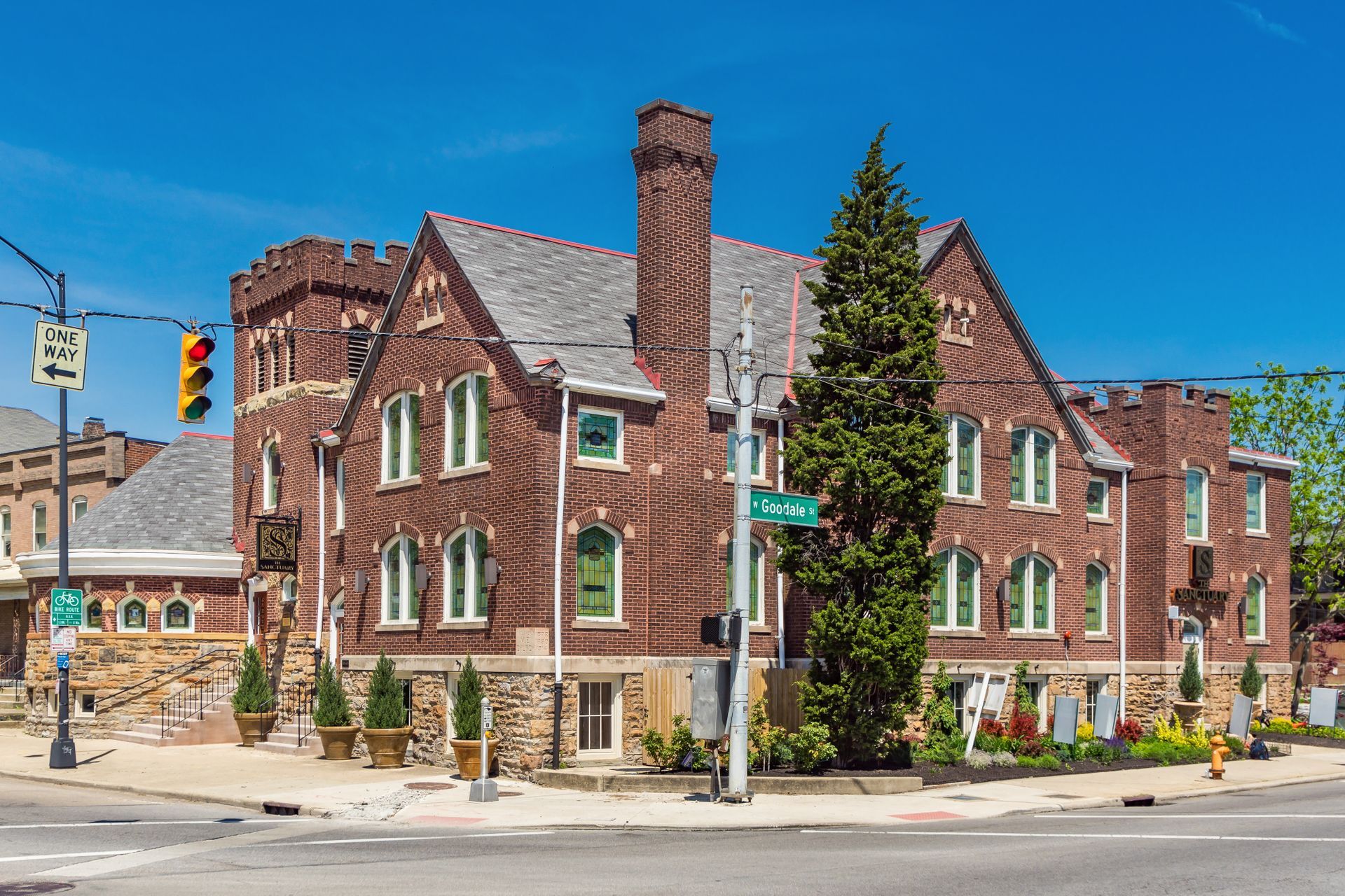 610 Neil Ave, Columbus, OH 43215 The Sanctuary