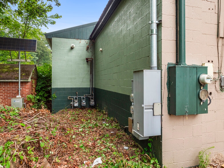 2405 Mcneilly Rd, Pittsburgh, PA for sale - Building Photo - Image 3 of 27