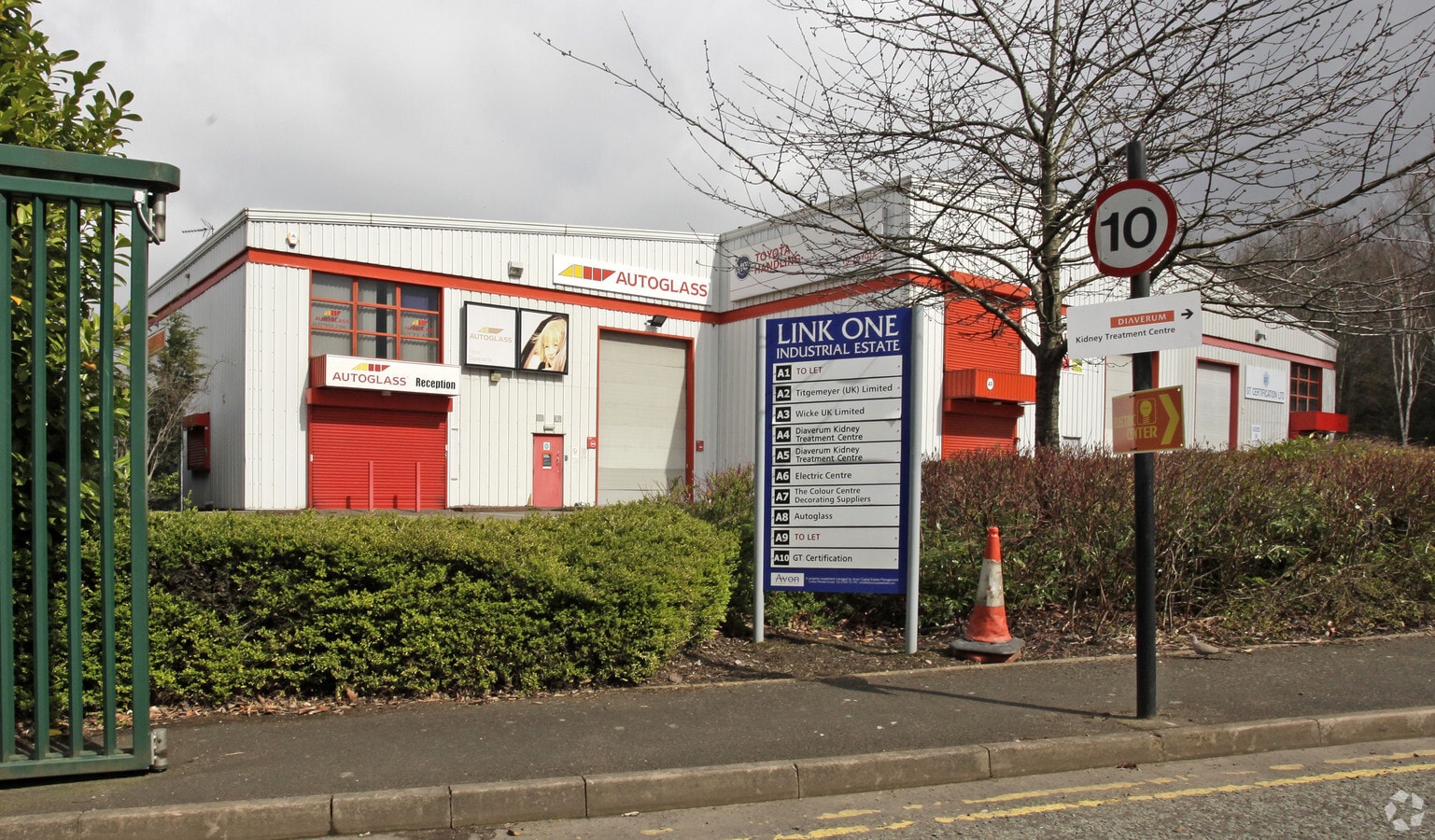 Henry Rd, Tipton, WMD DY4 7BU