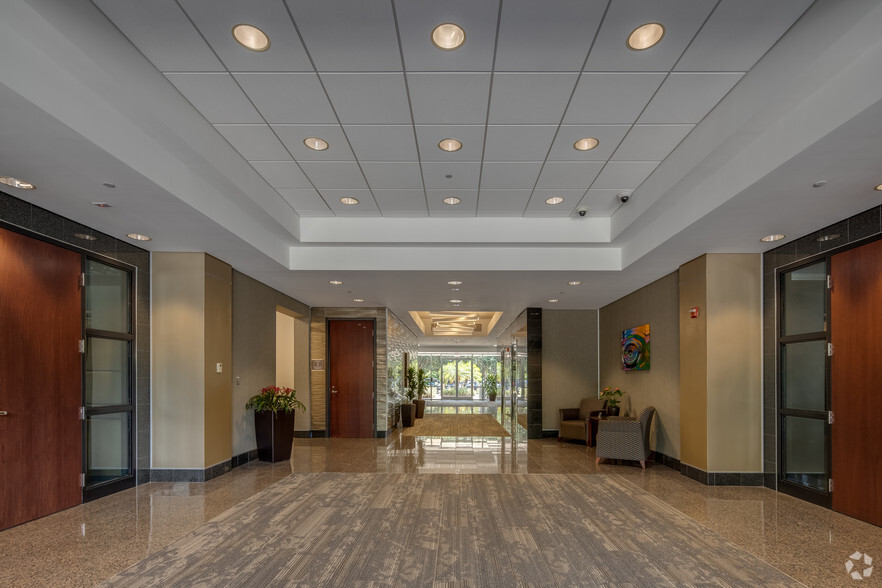 3501 Quadrangle Blvd, Orlando, FL for lease - Interior Photo - Image 2 of 8