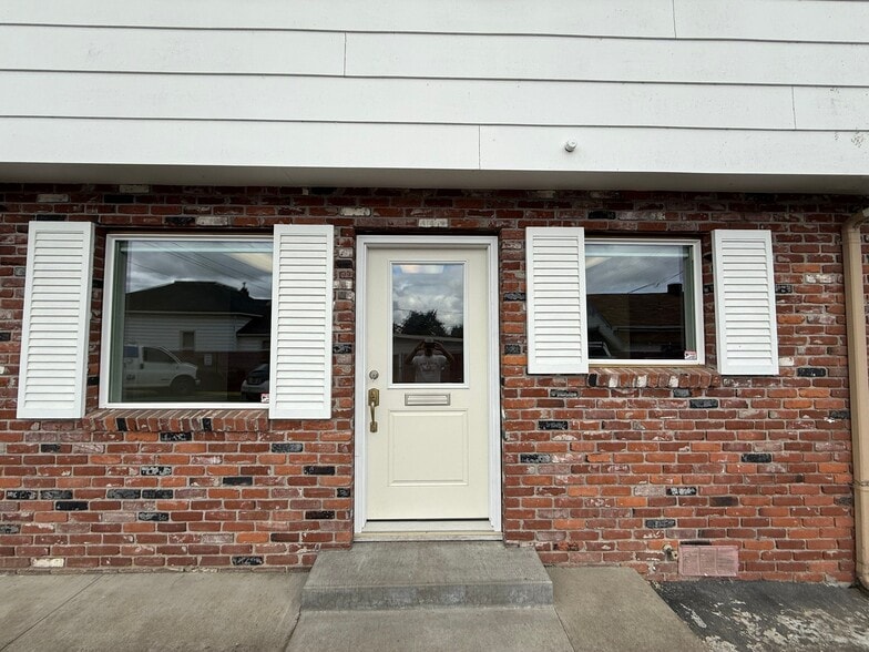 1363-1367 Commercial St SE, Salem, OR for lease - Building Photo - Image 3 of 12