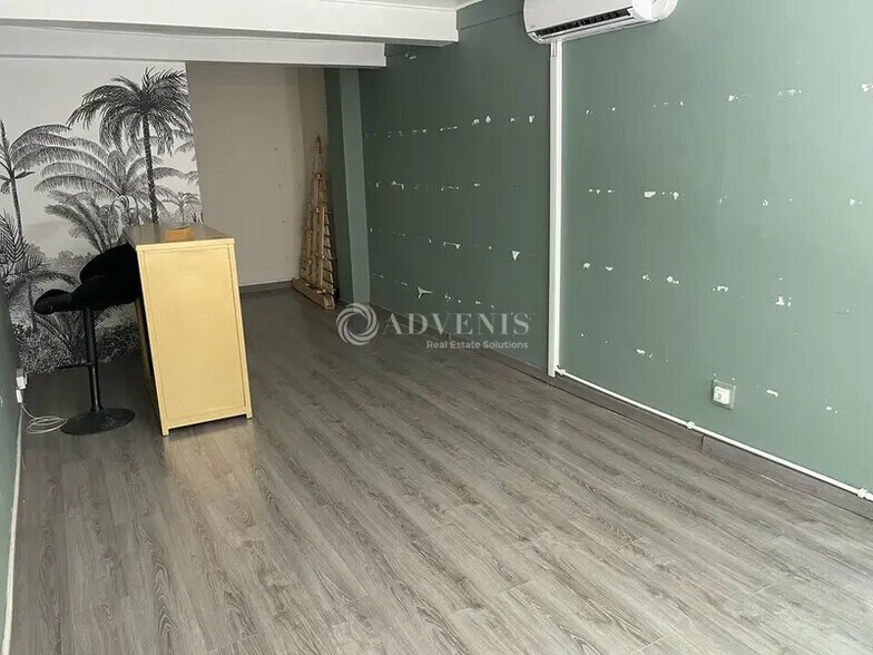 Retail in for lease - Interior Photo - Image 1 of 5