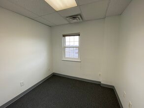 7820 Sudley Rd, Manassas, VA for lease Interior Photo- Image 2 of 7