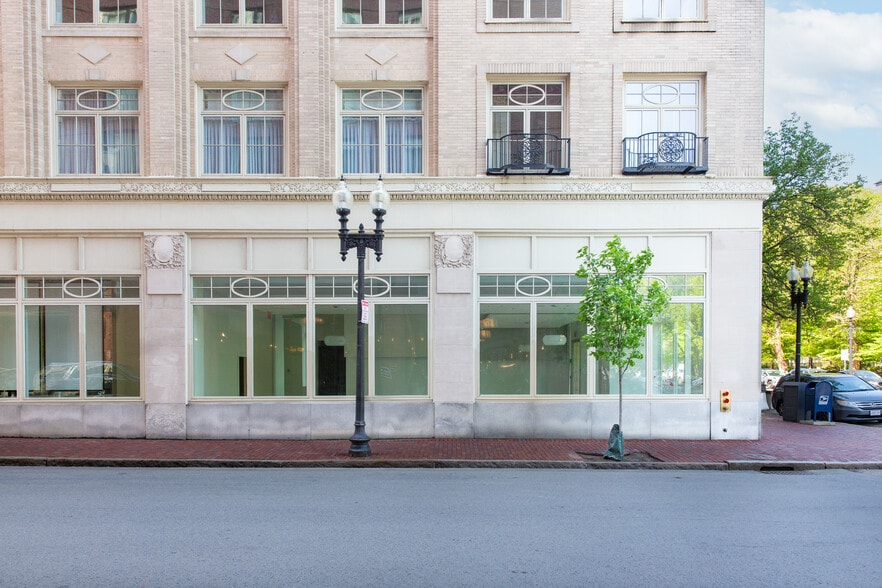 250 Boylston St, Boston, MA for lease - Building Photo - Image 2 of 4