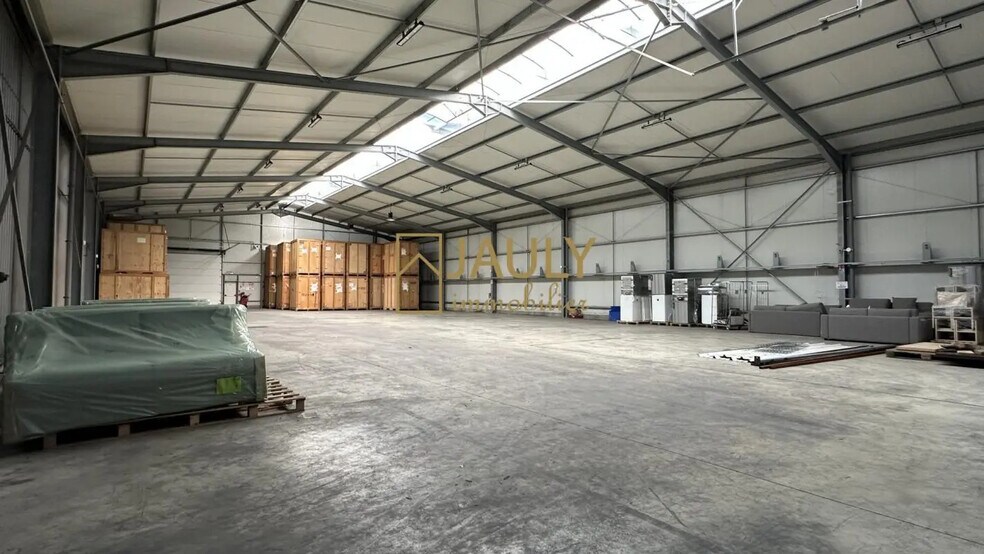 Industrial in Mareuil-lès-Meaux for lease - Building Photo - Image 2 of 10