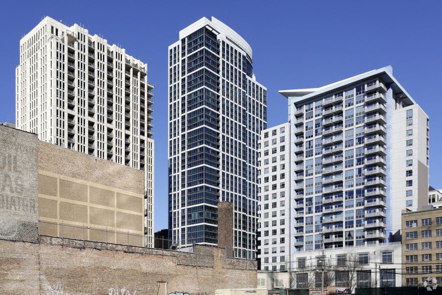 Premier South Loop Value Add Investment portfolio of 2 properties for sale on LoopNet.com - Building Photo - Image 3 of 5