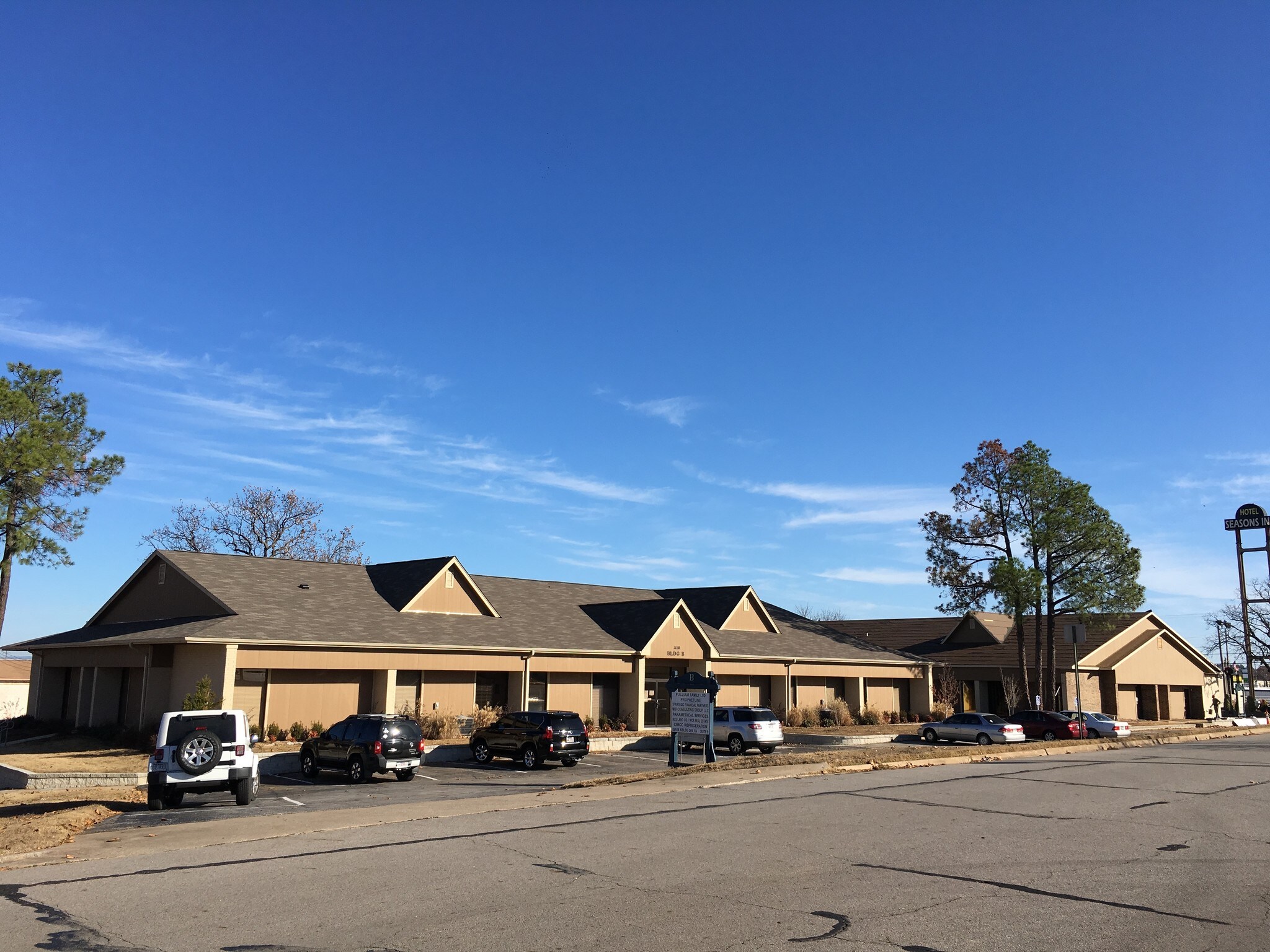 2120 Waldron Rd, Fort Smith, AR for sale Primary Photo- Image 1 of 1