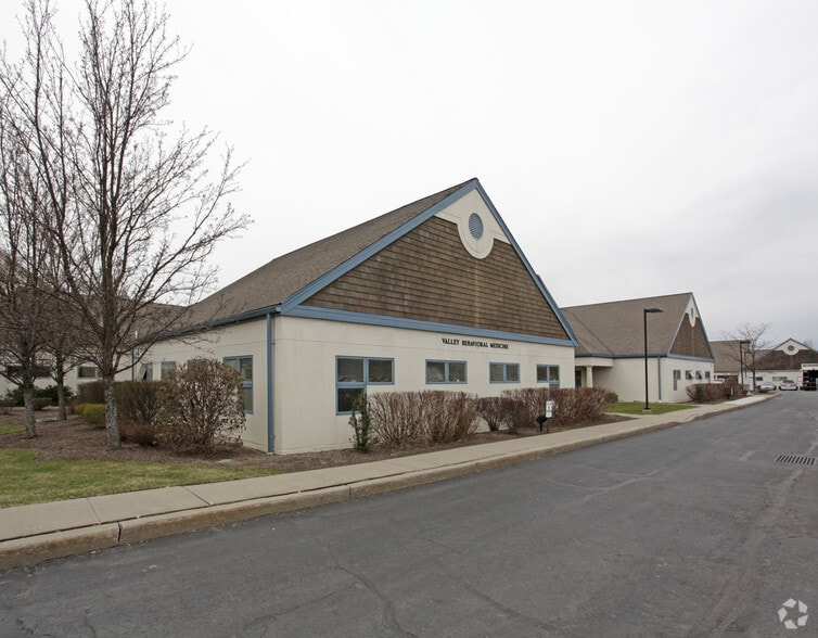 3 Hatfield Ln, Goshen, NY for lease - Primary Photo - Image 1 of 2
