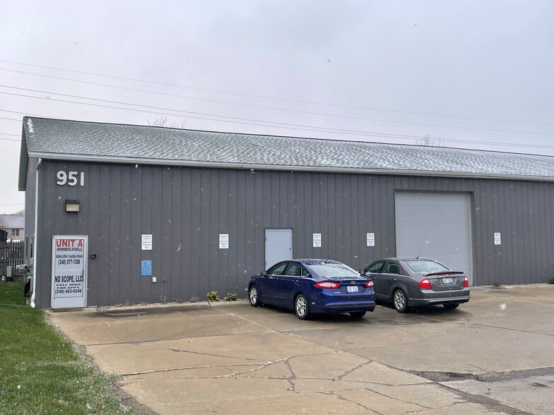 951 Brown Rd, Lake Orion, MI 48359 Industrial For Sale