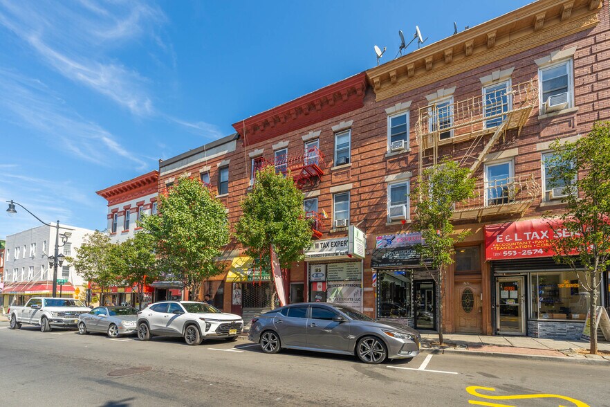 1716 Bergenline Ave, Union City, NJ for sale - Building Photo - Image 2 of 10