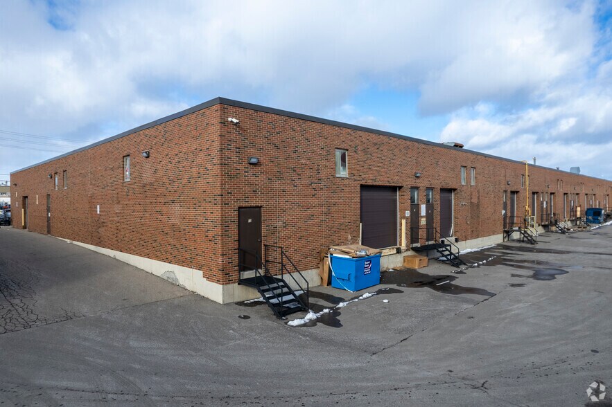 11-53 Stafford Dr, Brampton, ON for lease - Building Photo - Image 2 of 4