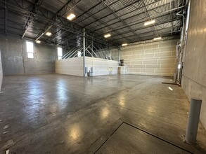 1750 McGilchrist St, Salem, OR for lease Interior Photo- Image 2 of 6