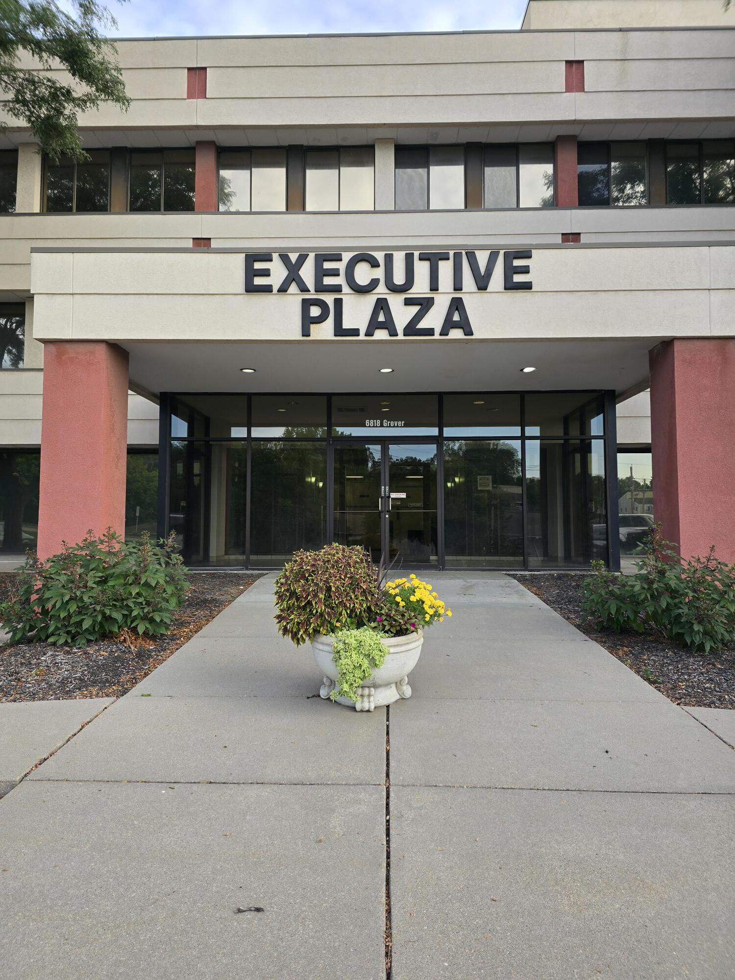 6818 Grover St, Omaha, NE 68106 Executive Plaza