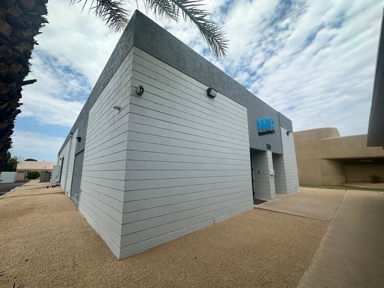 2214 W Huntington Dr, Tempe, AZ for lease - Building Photo - Image 2 of 16