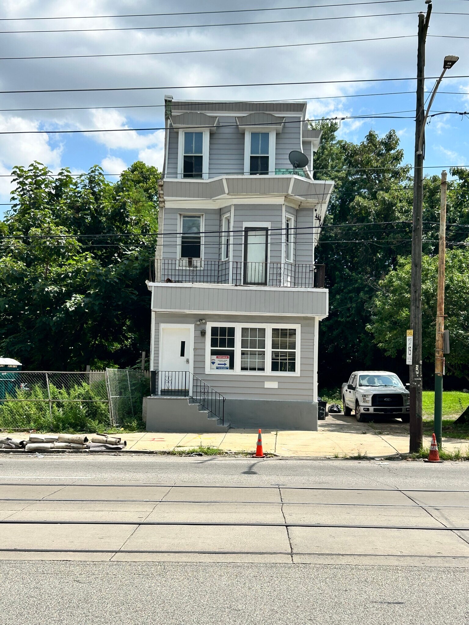 3918 W Girard Ave, Philadelphia, PA for sale Primary Photo- Image 1 of 12