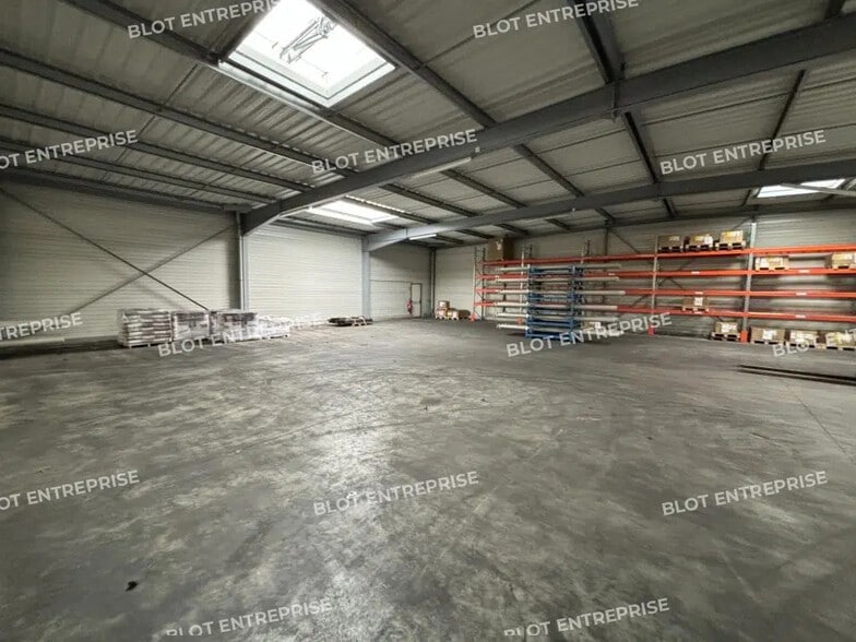 Flex in Pontchâteau for lease - Interior Photo - Image 3 of 9