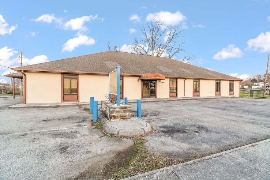 901 Grove St, Loudon, TN for sale - Primary Photo - Image 1 of 16