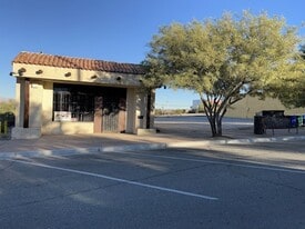 5653 The Plaza - Pub