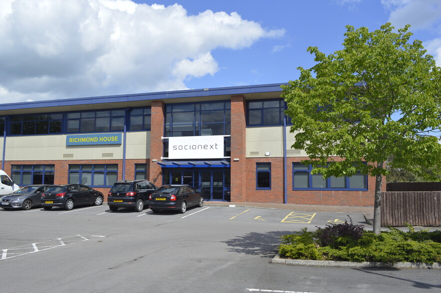 York House, Swindon for lease - Building Photo - Image 3 of 5