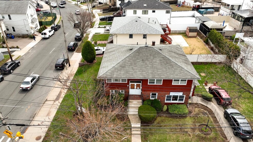 1039 Richmond Rd, Staten Island, NY for sale - Building Photo - Image 3 of 21